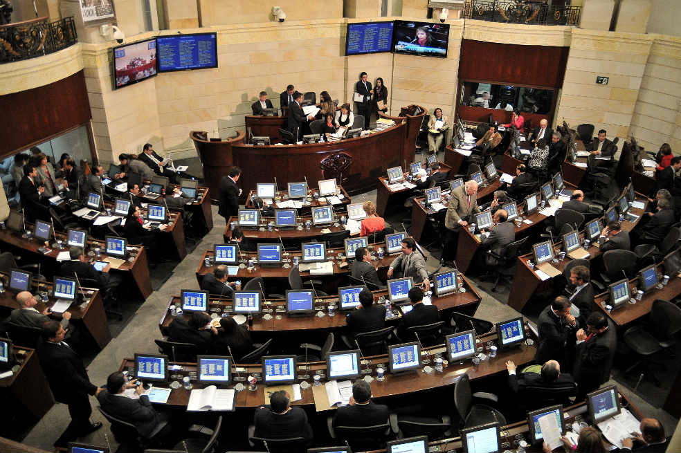Mano a mano por la Secretaría General del Senado