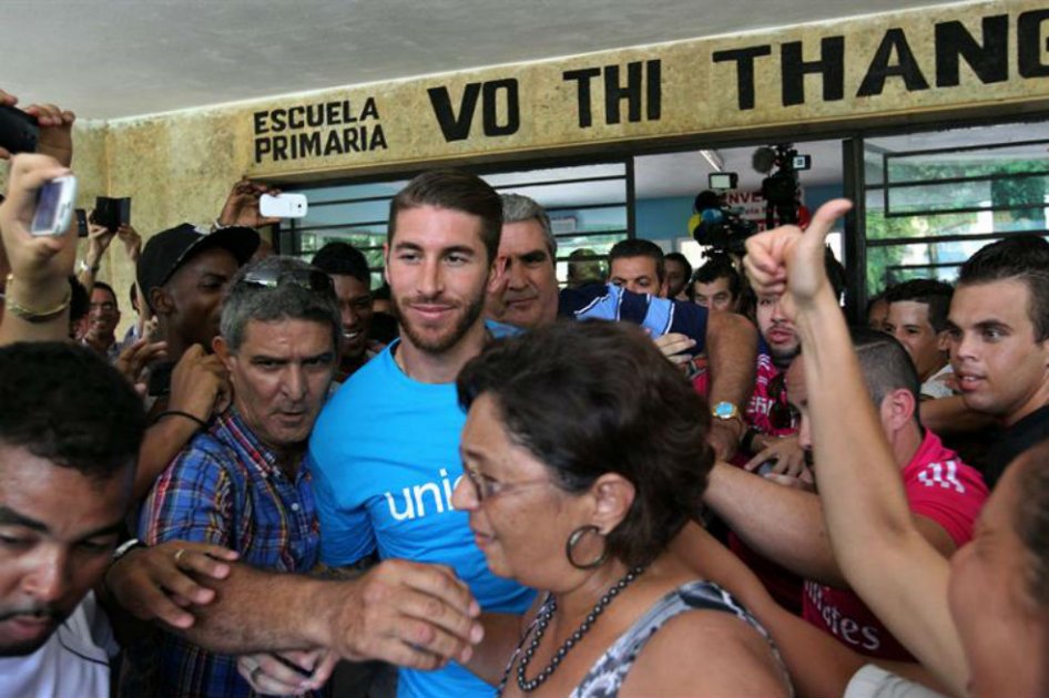 Sergio Ramos desata pasiones entre la afición habanera en su visita a Cuba