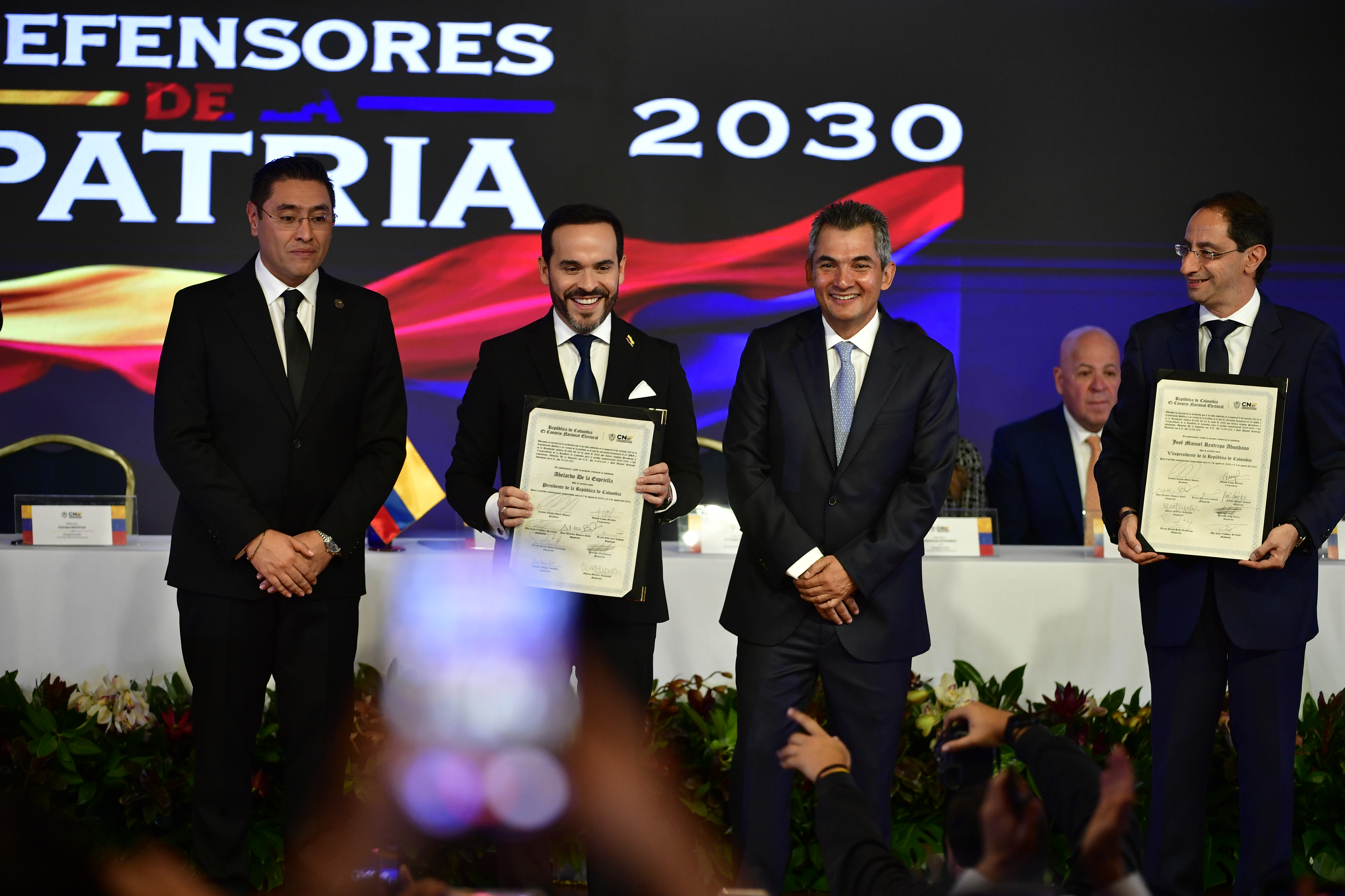 Los 60 millones de dólares que le regalaron a Abelardo