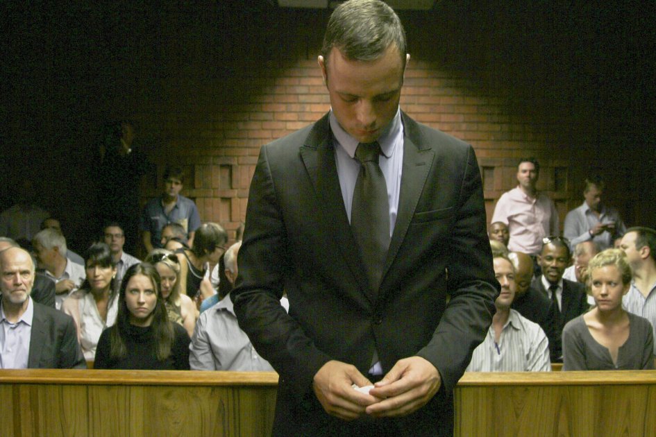 Investigador de caso Pistorius tiene 7 cargos por intento de asesinato