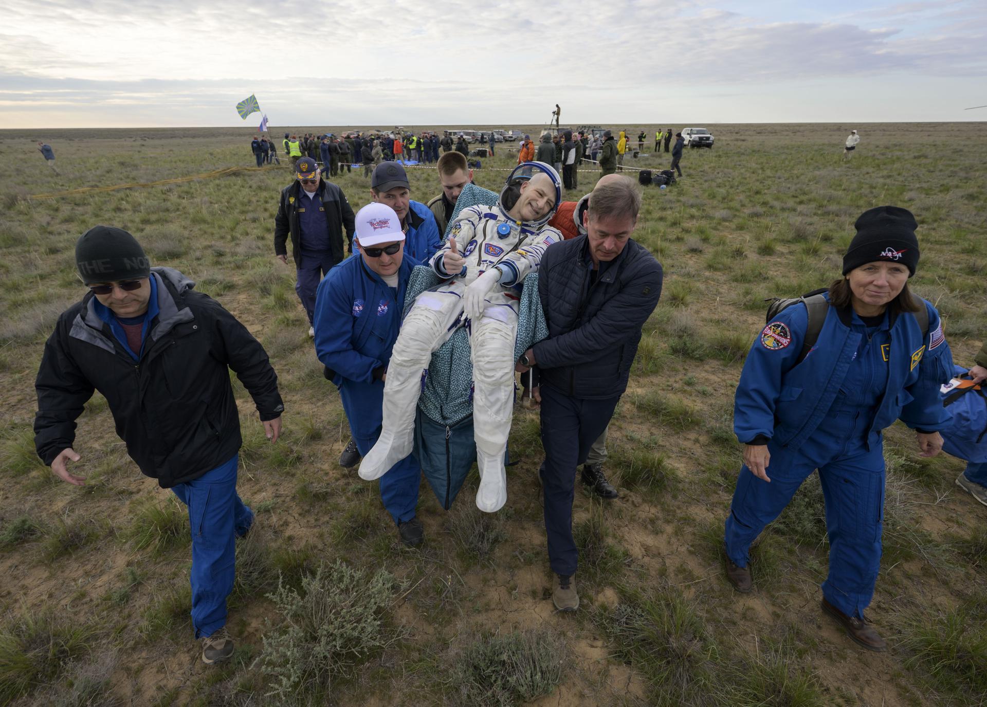 El astronauta activo de mayor edad de la NASA regresó a la Tierra en su cumpleaños número 70
