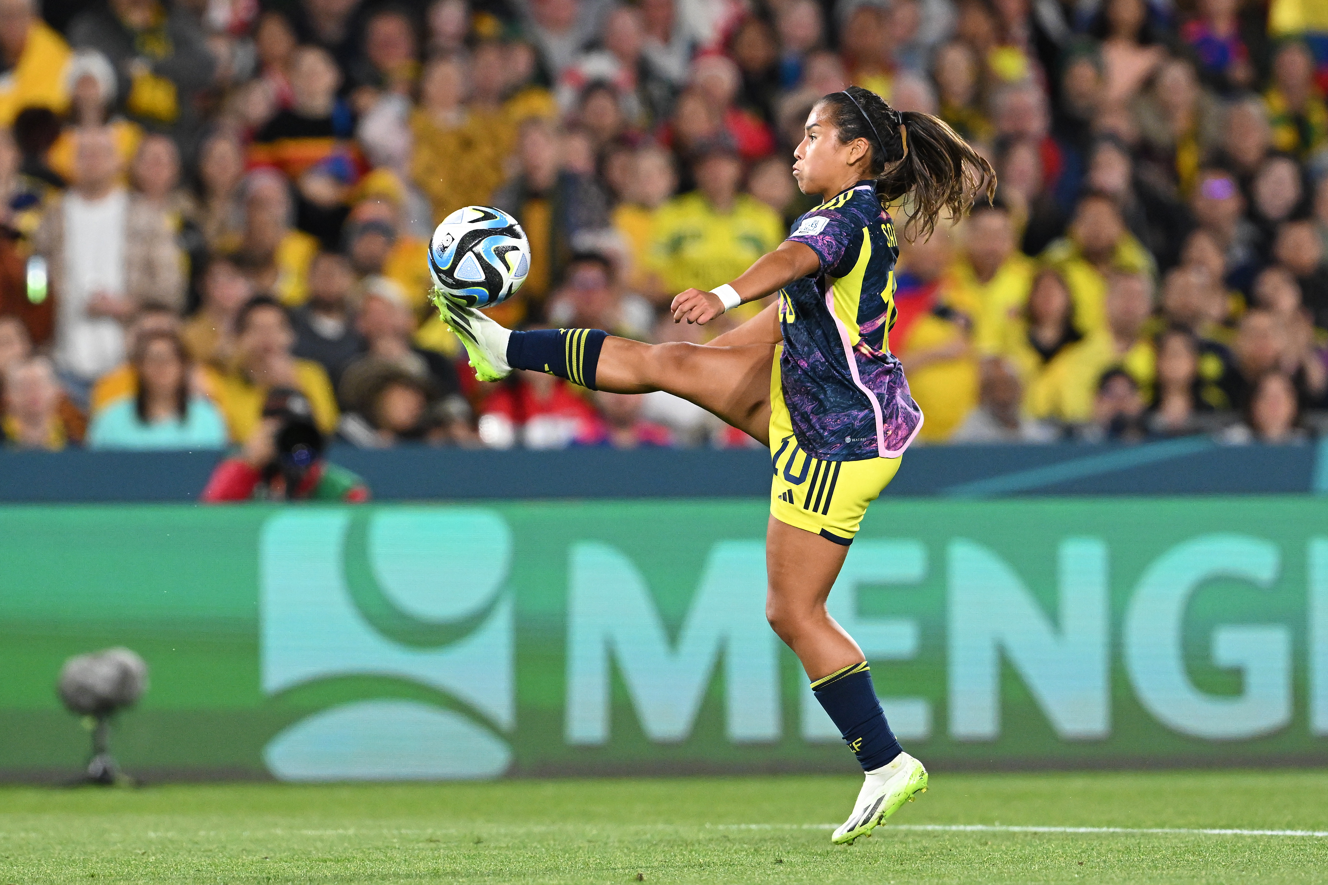 Sydney (Australia), 12/08/2023.- Leicy Santos of Colombia in action during the FIFA Women's World Cup 2023 Quarter Final soccer match between England and Colombia at Stadium Australia in Sydney, Australia, 12 August 2023. (Mundial de Fútbol) EFE/EPA/DEAN LEWINS AUSTRALIA AND NEW ZEALAND OUT