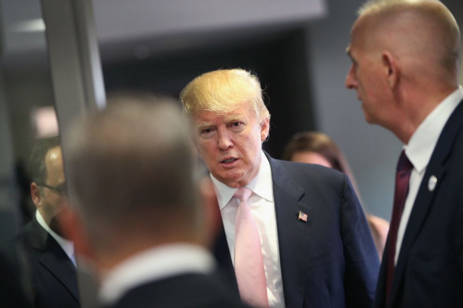 Donald Trump encabeza los sondeos de primarias republicanas pese a escándalos
