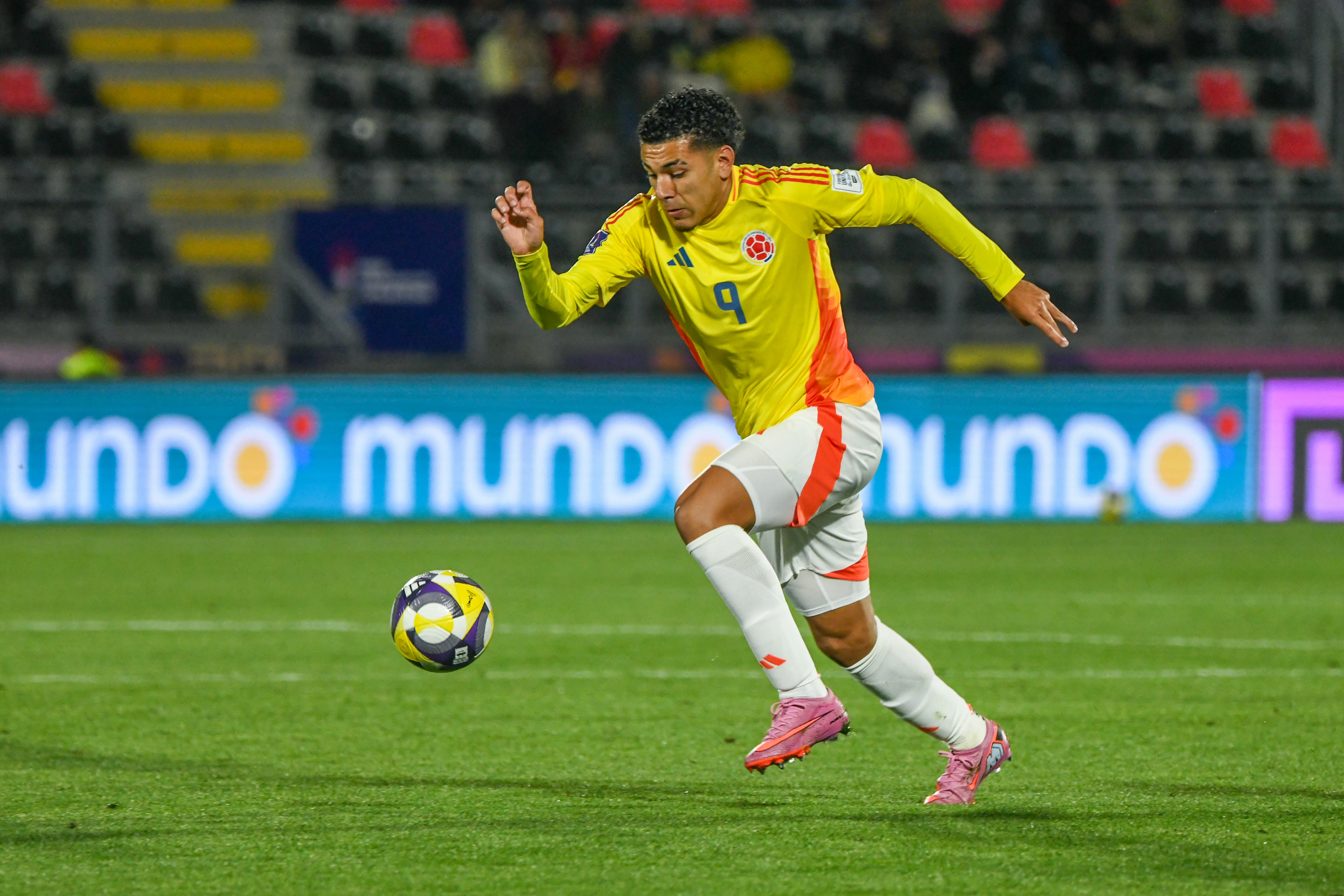 Emilio Aristizábal, delantero de Fortaleza y de la selección de Colombia.