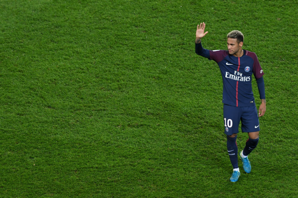 Por problemas en el pie derecho, Neymar será baja contra Montpellier