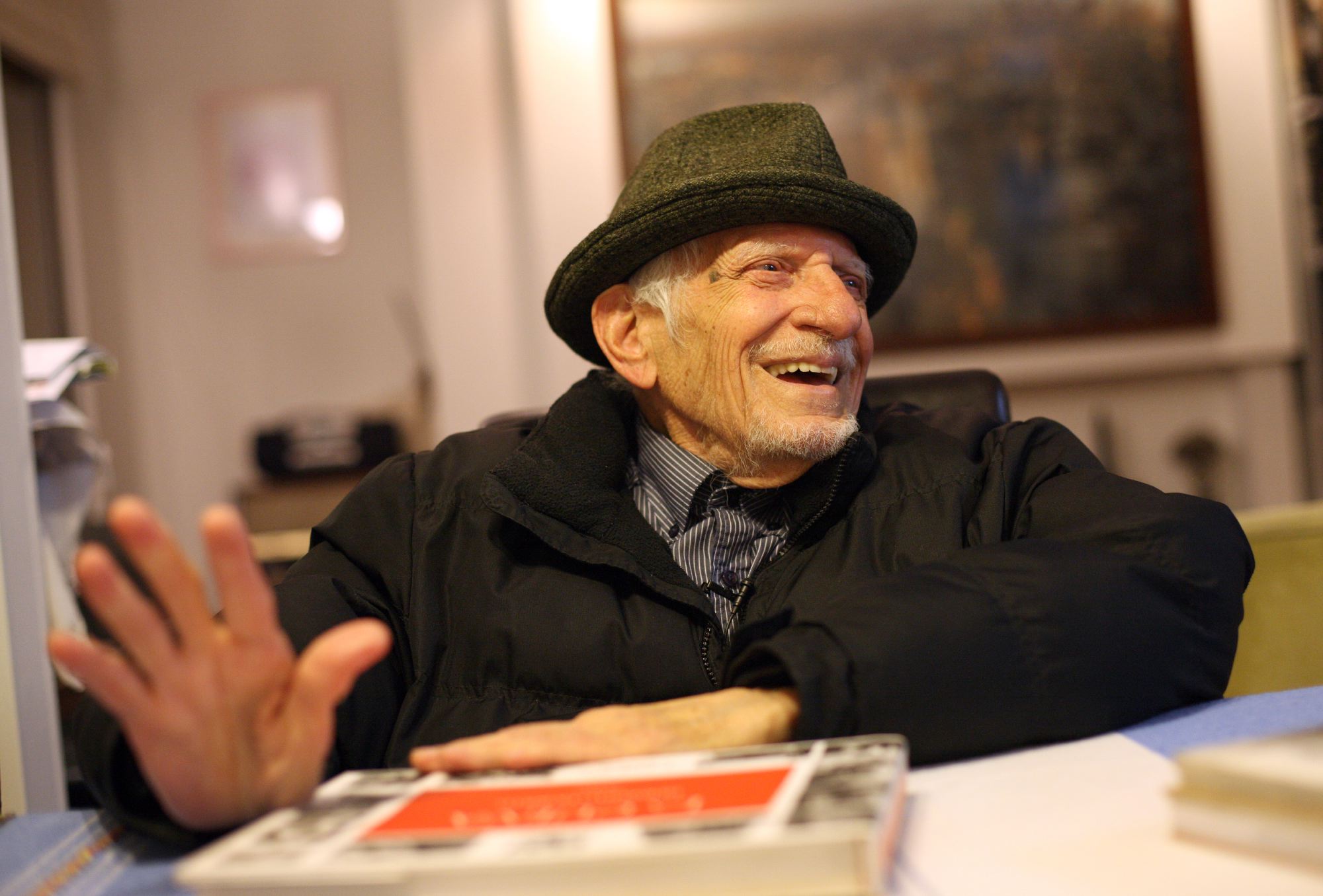 Nereo López en Cromos y El Espectador 