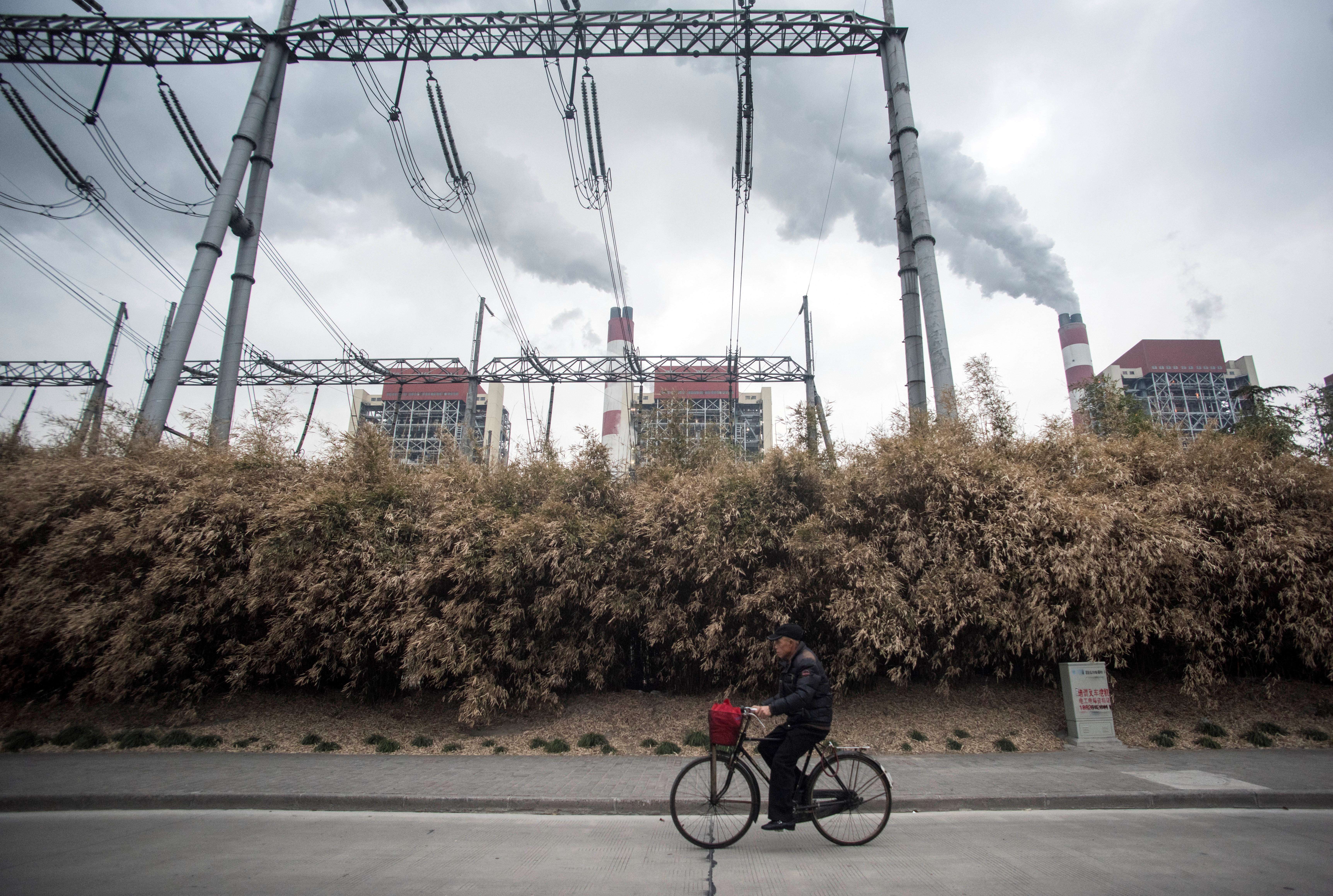 China aumentará consumo de carbón pese al compromiso de reducir emisiones