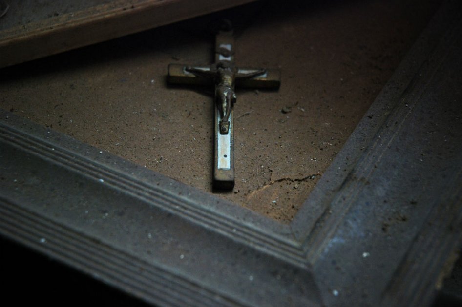Historia de joven que extirpó ojos a su hermana en ritual macabro de exorcismo