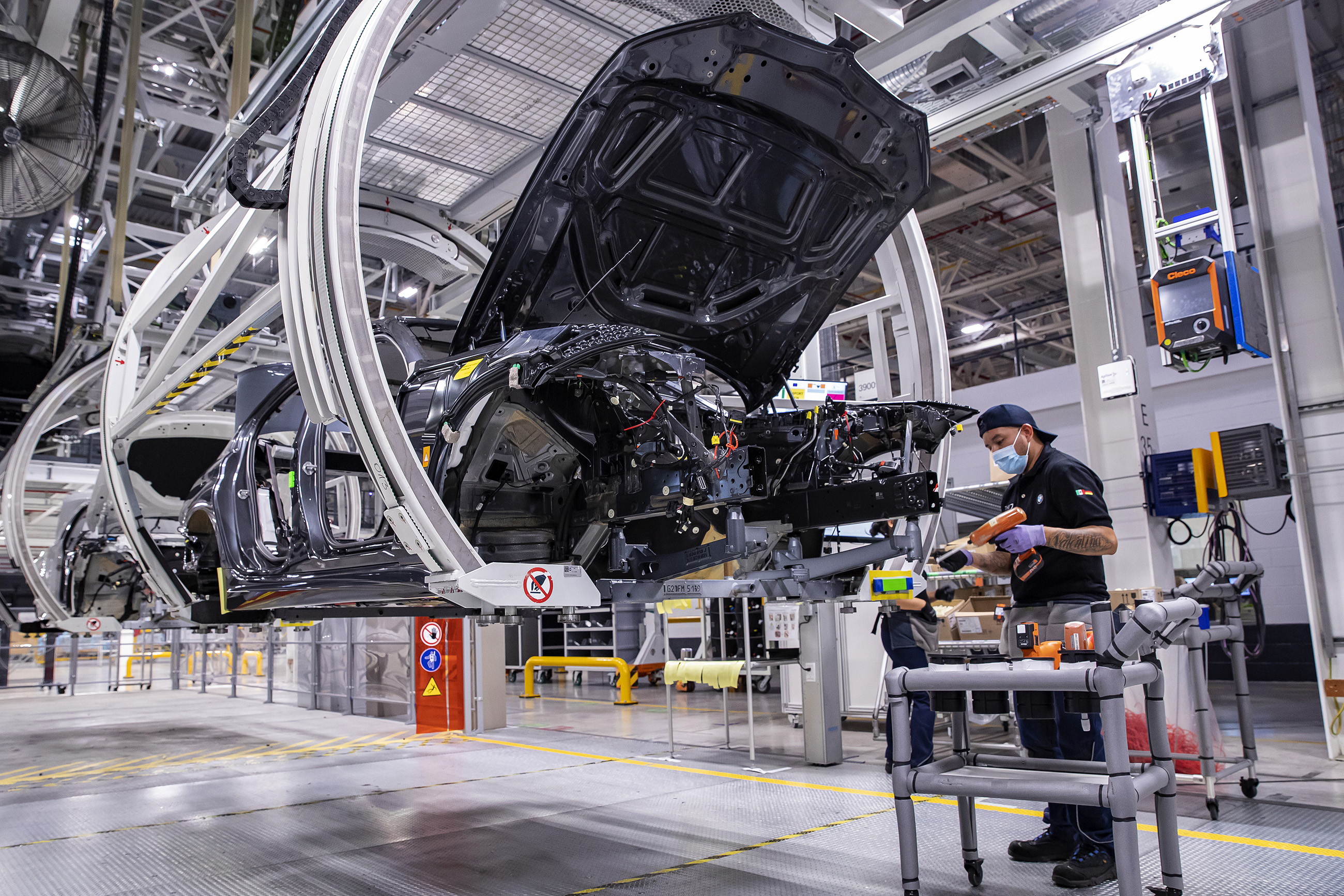Producción industrial y ventas minoristas bajan sorpresivamente en EE. UU.