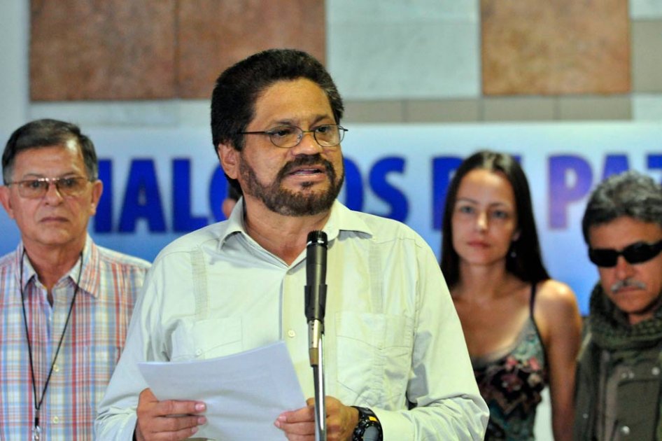 Farc rinden tributo a Chávez calificándolo como el «Libertador de nuestra era»