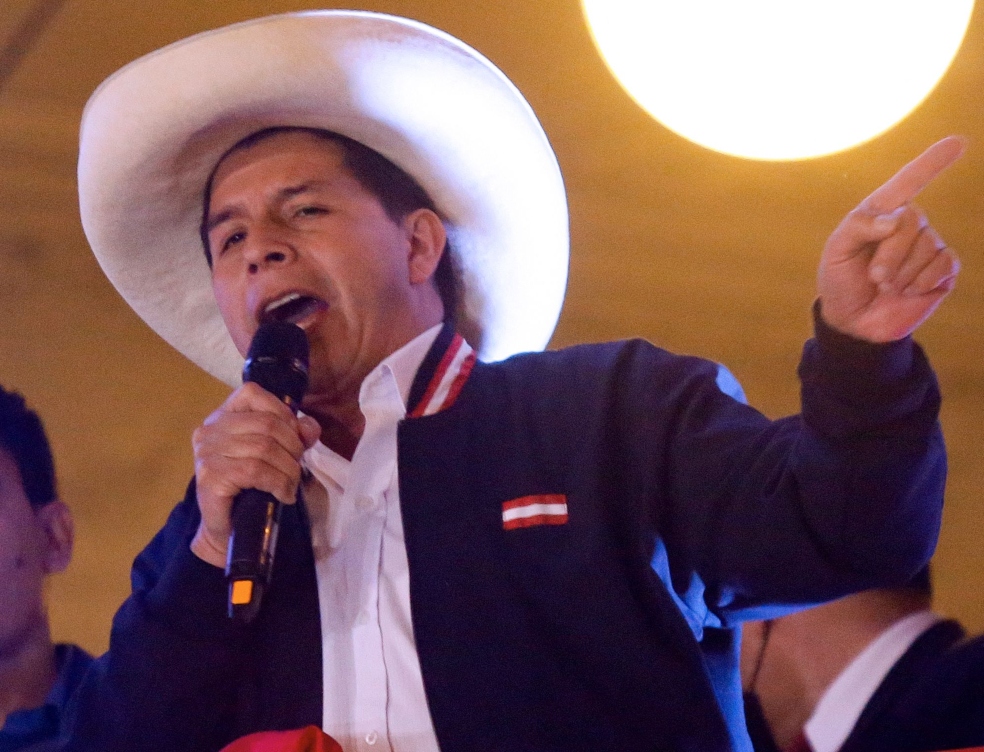 Las angostas cornisas de Pedro Castillo