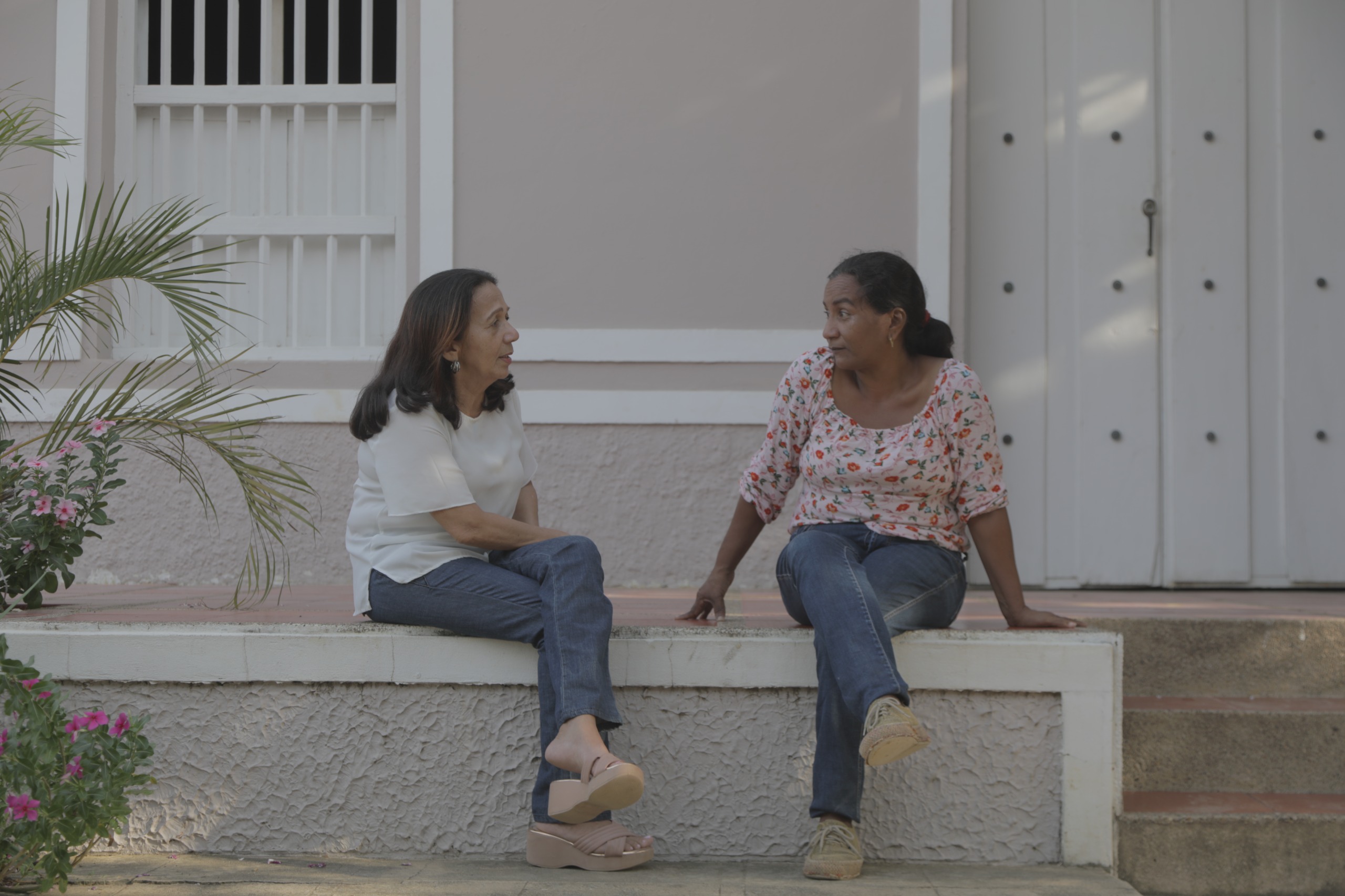 Tejiendo redes de protección y transformación para las mujeres en Colombia