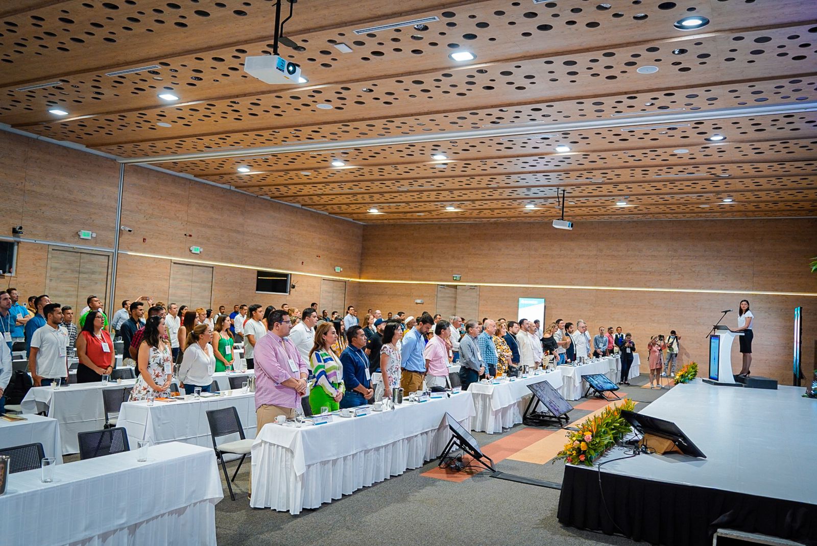 En el Centro de Convenciones y Negocios de la Cámara de Comercio de Casanare, en Yopal, más de 200 personas del sector turístico se reunieron en el Tercer Encuentro Nacional de Turismo Receptivo de la Asociación Colombiana de Agencias de Viajes y Turismo (Anato).