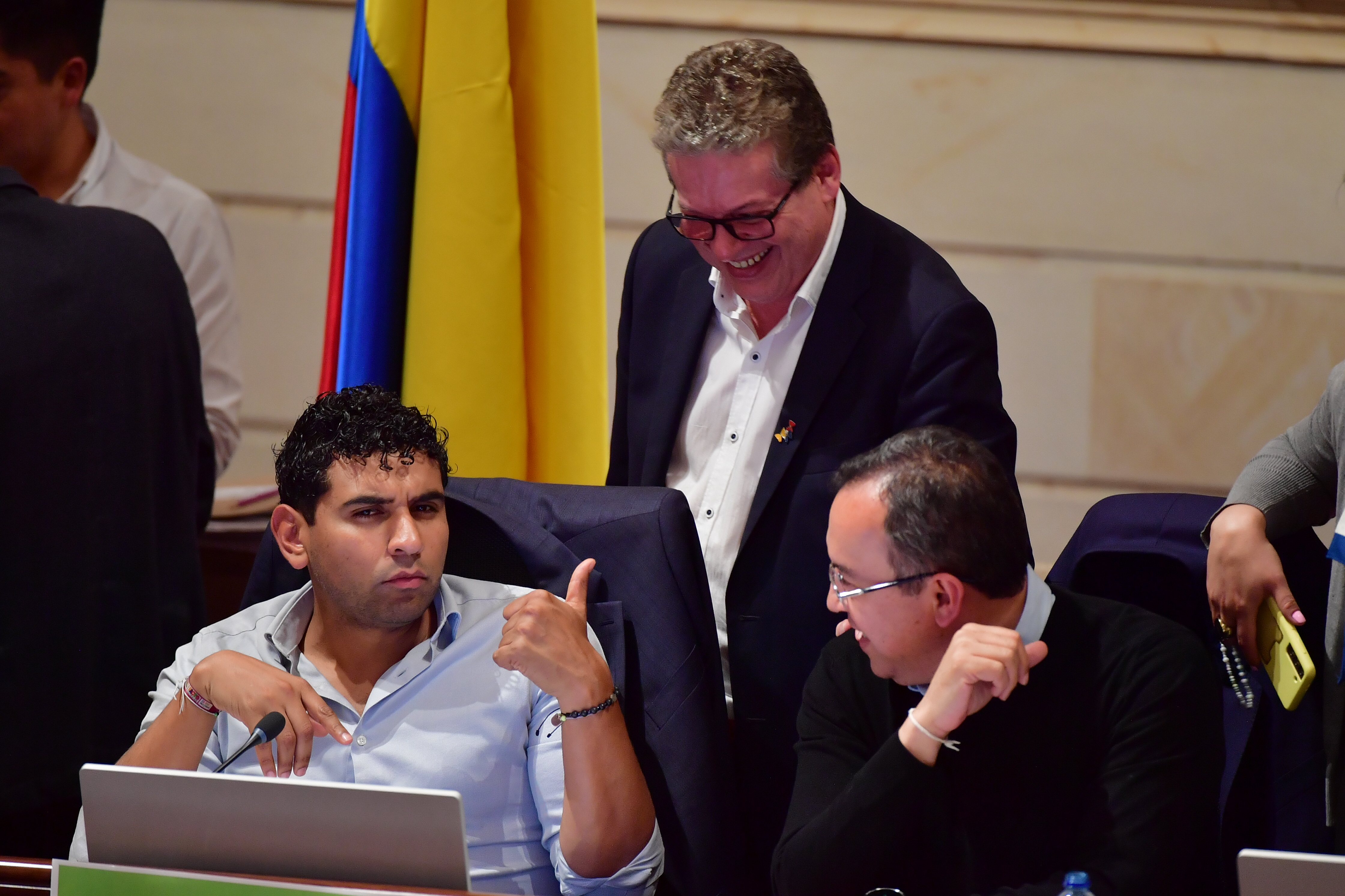 Reforma política: polémico parágrafo aseguraría reelección de congresistas en 2026