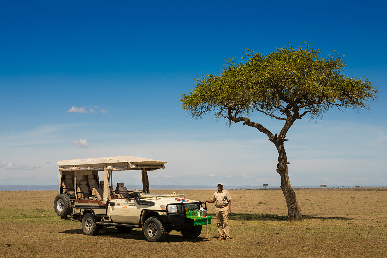 Mahali Mzuri es un campamento de lujo ubicado en el corazón de la sabana africana del Parque Masaai Mara de Kenia.