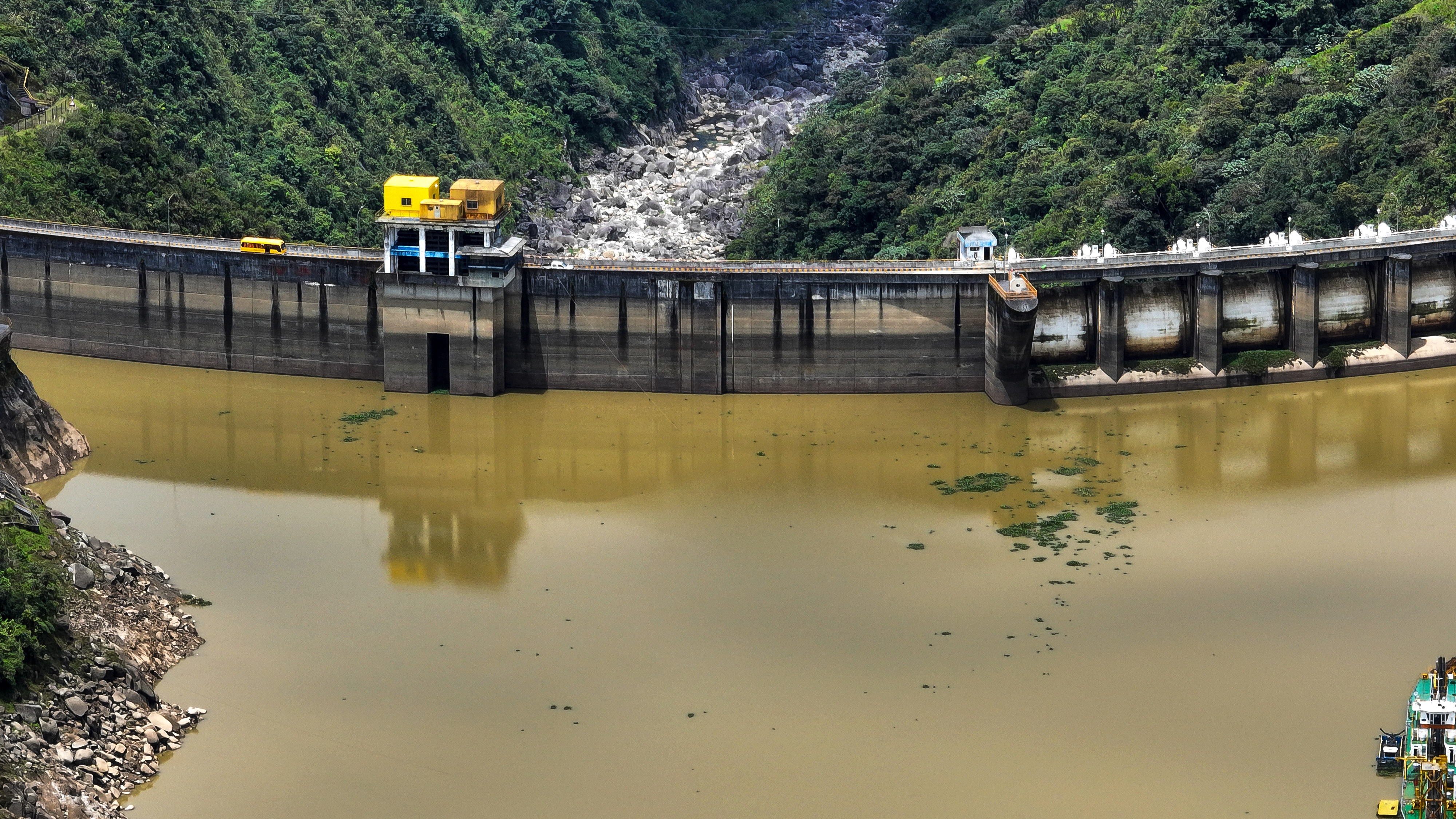 Ecuador tuvo apagones de hasta 13 horas al día por la grave sequía que enfrenta
