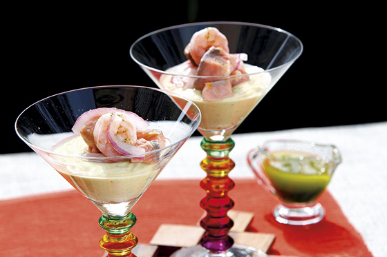 Aprenda a preparar Cebiche de salmón y camarón