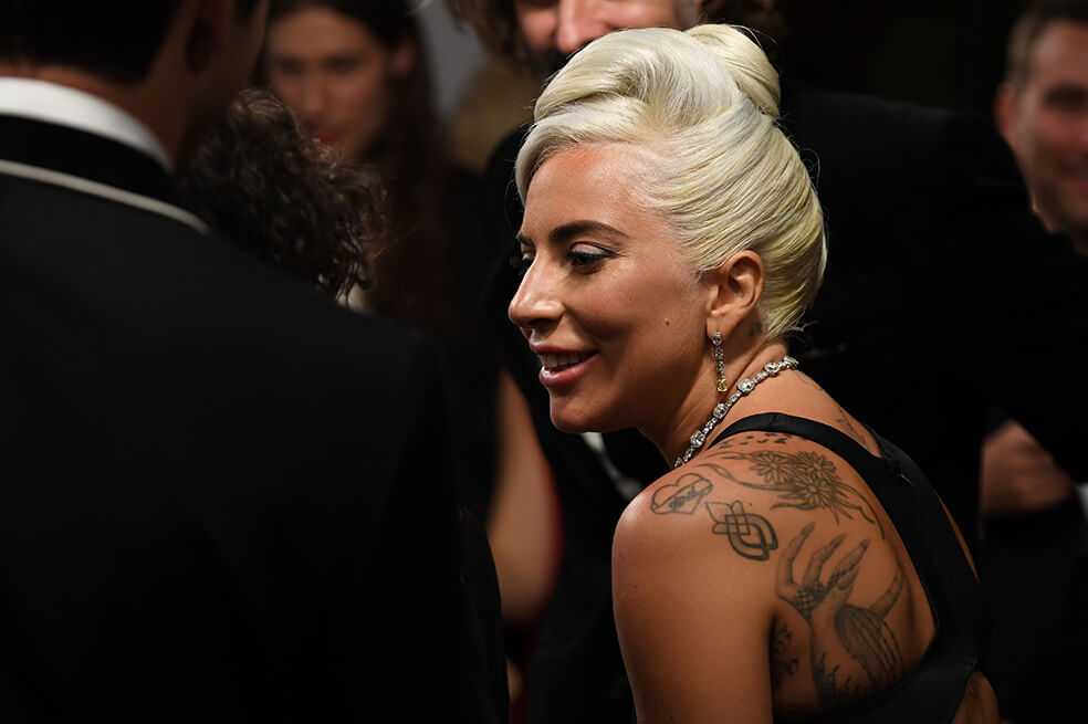 Lady Gaga tiene novio pero no es Bradley Cooper, según People