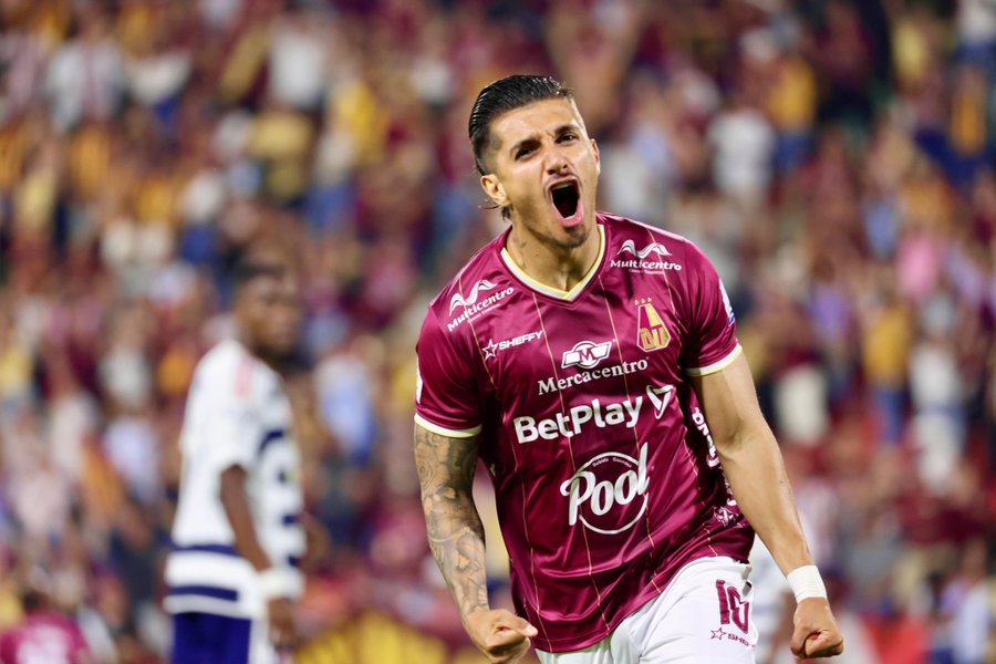 Yeison Guzmán celebra su tanto con Tolima.