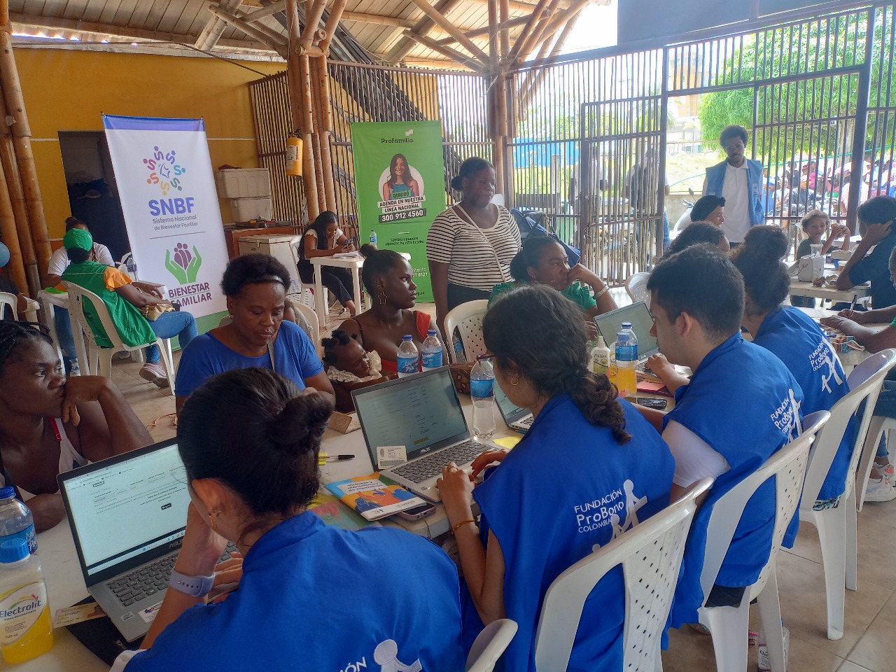 Así es el proyecto que protege a migrantes, desplazados y refugiados en Colombia