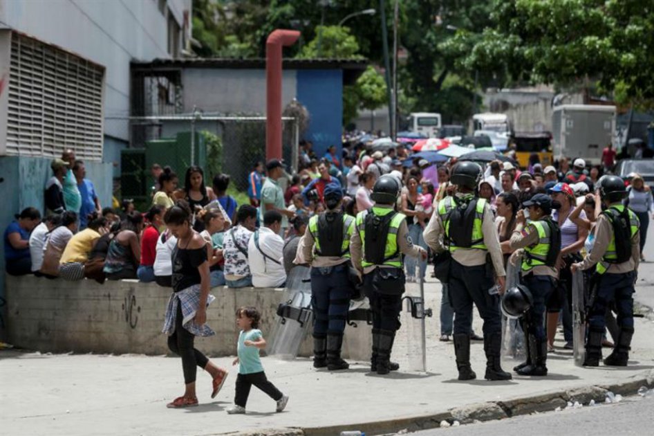 Margallo advierte que crisis en Venezuela puede llevar a un conflicto violento