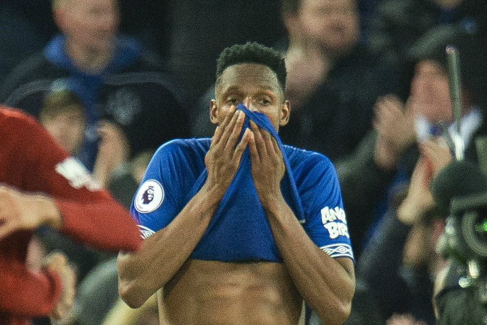 Yerry Mina fue titular en el empate del Everton ante el Watford