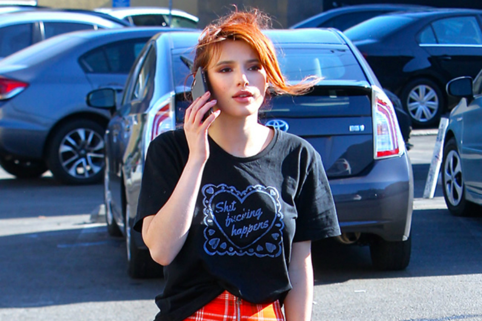 El error de Bella Thorne al hablar en Twitter sobre los deslizamientos en California