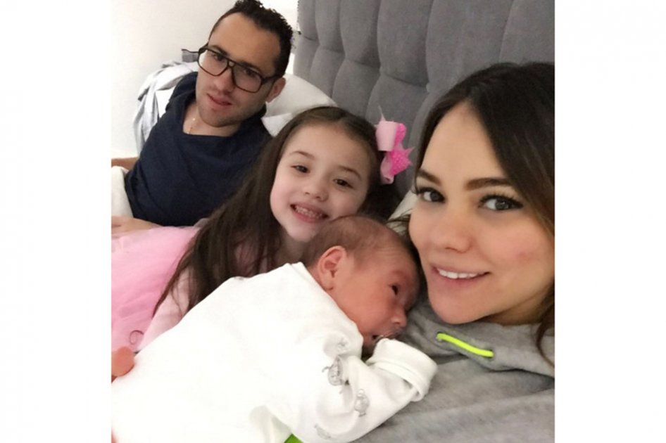 David Ospina, con su esposa e hijos (c) Instagram.