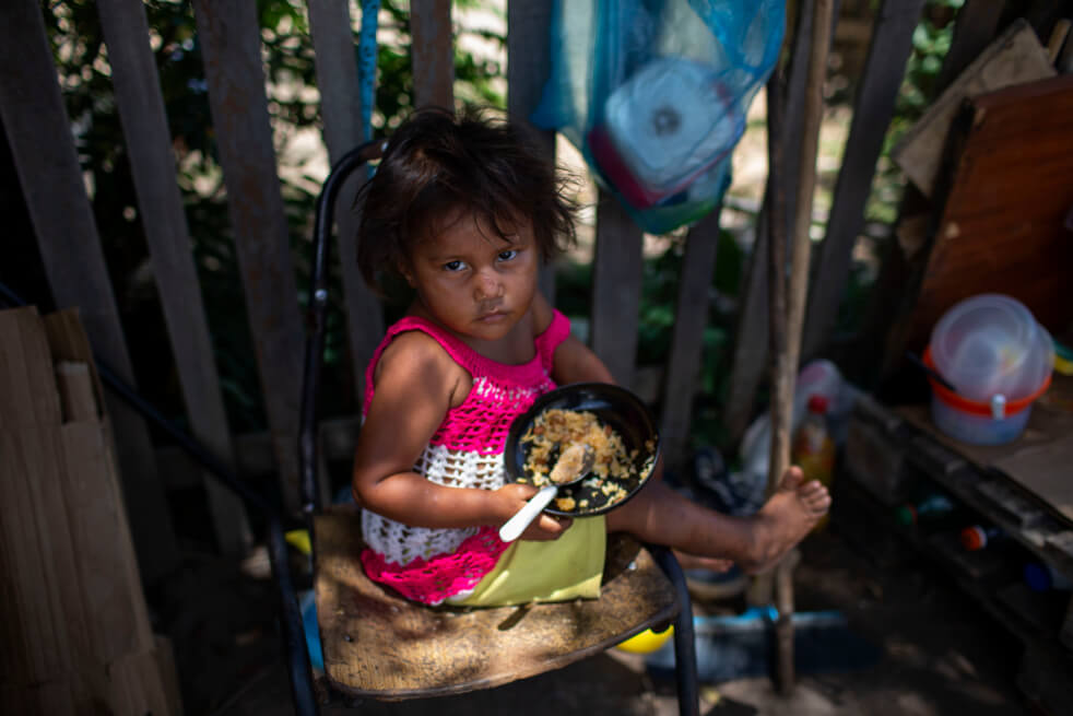 Sin patria, sin casa, sin escuela: el calvario de niños venezolanos en Colombia