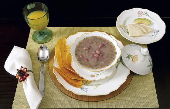 Recetas criollas: Deliciosa sopa de fríjol verde