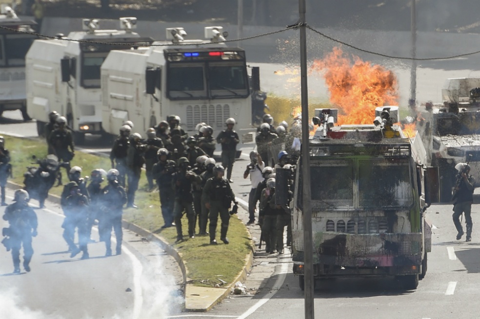 Disturbios en Caracas en nueva marcha contra Maduro