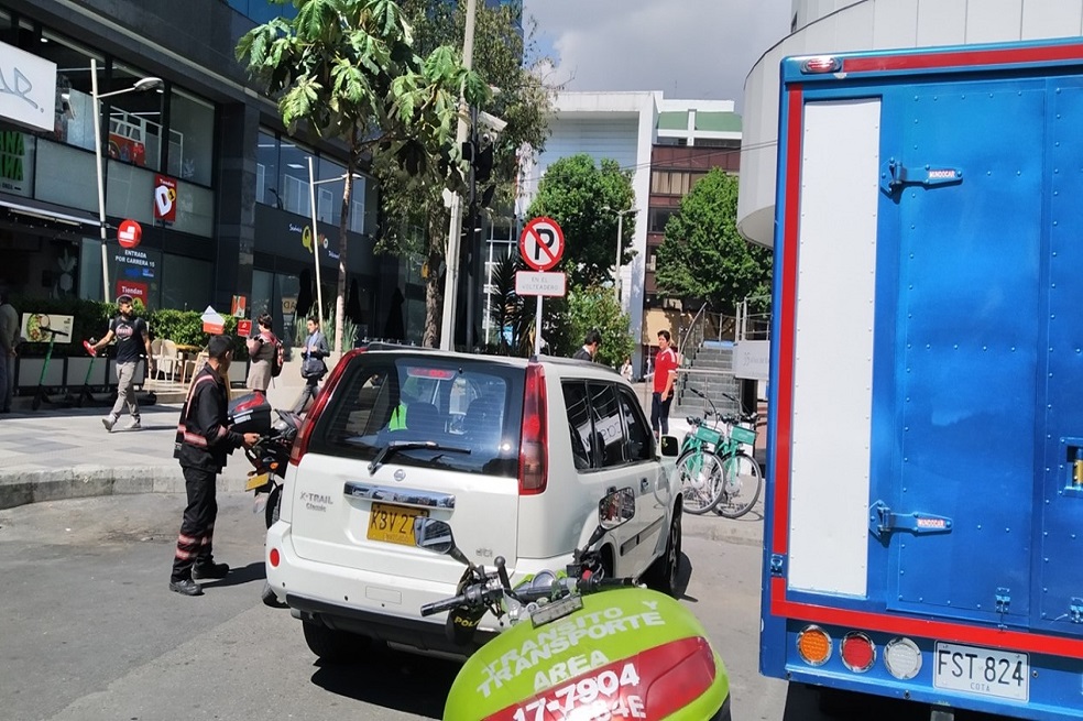 Con operación pública y a partir de 2021 se pondrá en marcha  el parqueo en vía en Bogotá
