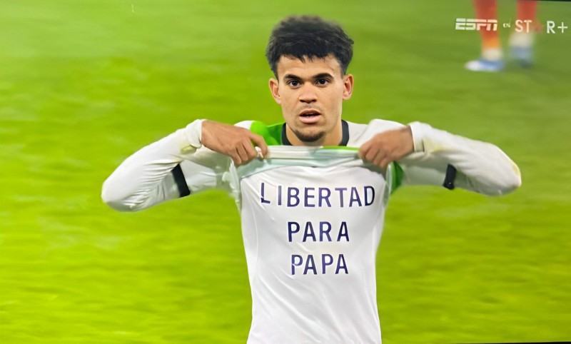 “Libertad para papá”: Luis Díaz volvió, marcó y le dedicó el tanto a su padre: video
