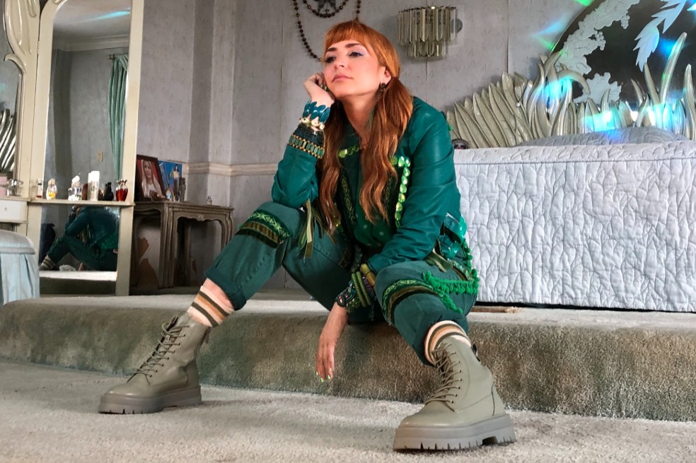 Mirella Cesa presenta el videoclip de su sencillo “Locura”