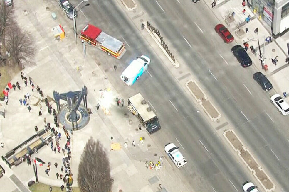 Sube a diez cifra de muertos del momento atropellamiento masivo en Toronto