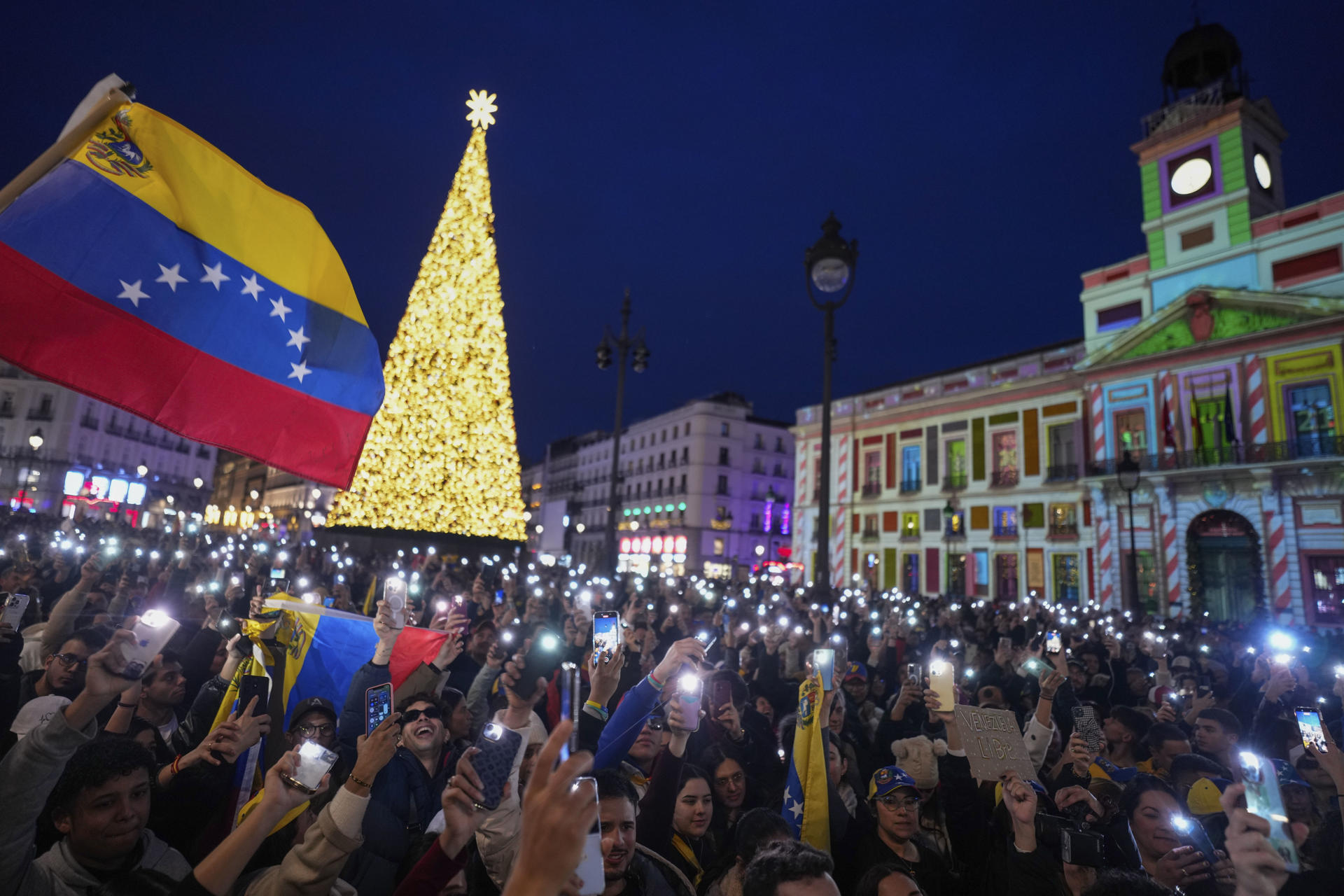 Venezuela está entre la esperanza y la incertidumbre, opinan escritores