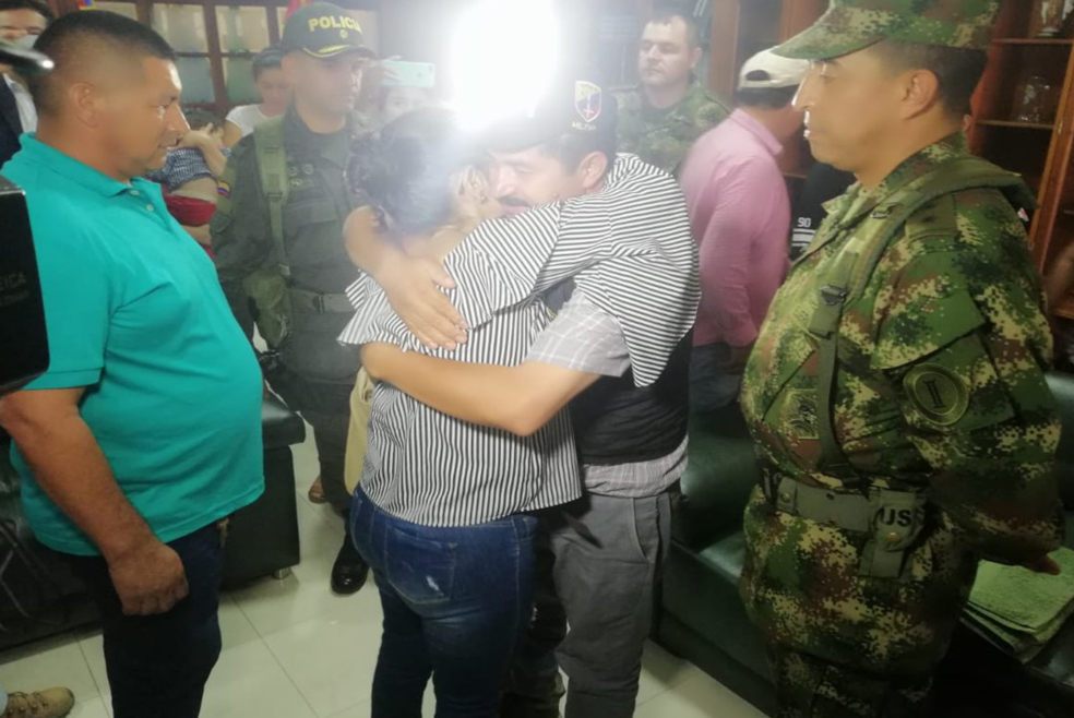 El rescate se produjo en inmediaciones del municipio de Piedecuesta, área metropolitana de Bucaramanga.  / Cortesía Ejército Nacional