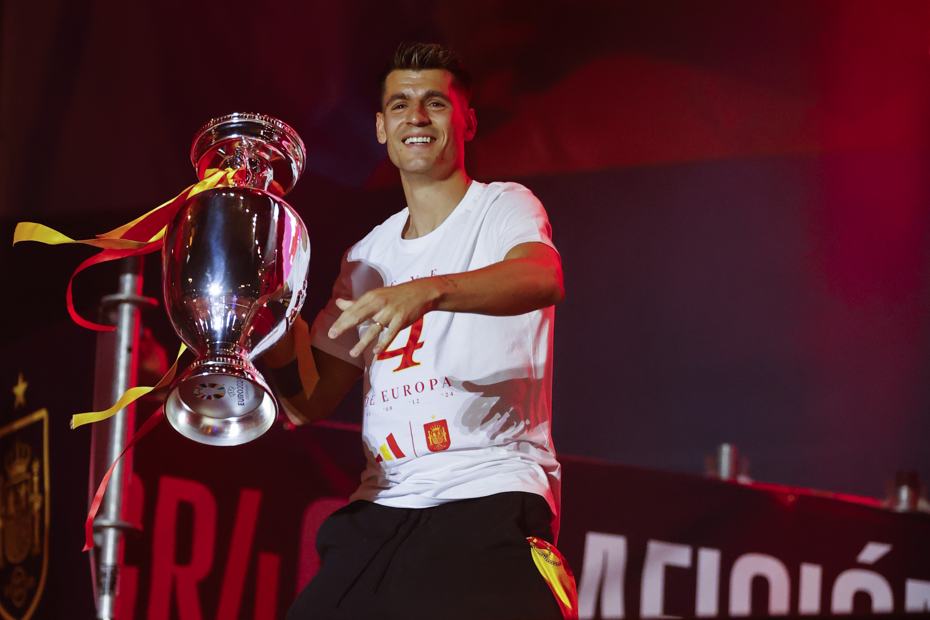 MADRID, 15/07/2024.- El jugador de la selección española, Álvaro Morata, durante la celebración este lunes en Cibeles del título de campeones de la Eurocopa conseguido tras vencer ayer en la final a Inglaterra disputada en el estadio Olímpico de Berlín. EFE / JP Gandul.