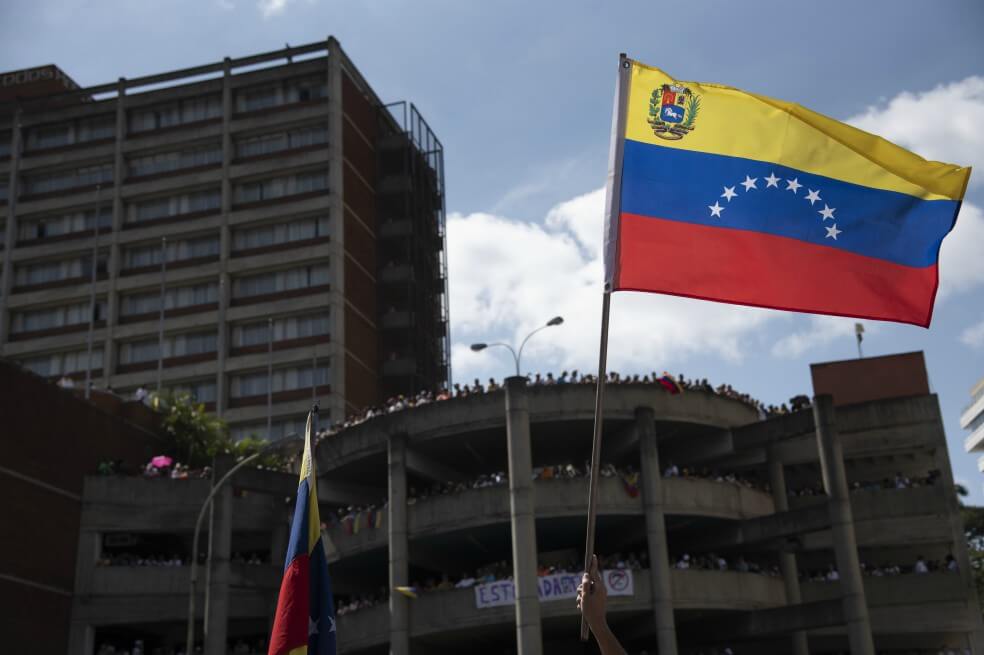 Aviones cargados de efectivo viajan de Rusia a Venezuela
