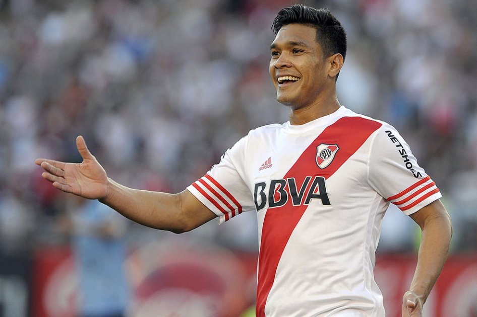 Teo Gutiérrez quiere volver a River Plate, un nómada del fútbol