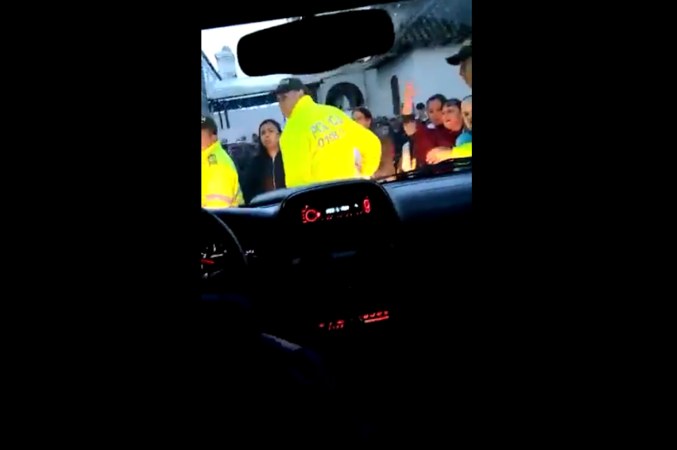 Turba en El Rosal atacó a funcionarios que enviaron a la cárcel al exalcalde