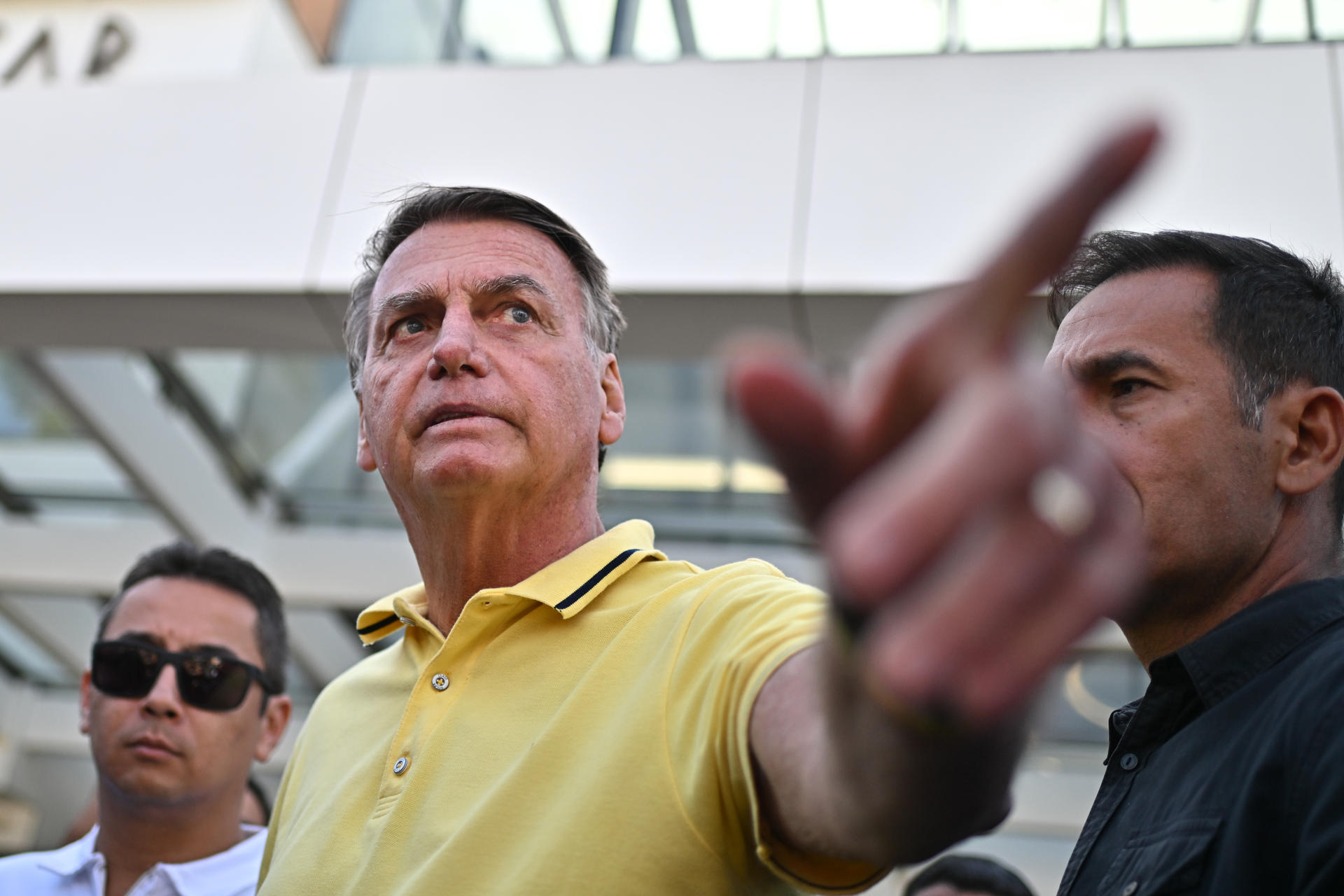 Bolsonaro es condenado a 27 años de cárcel por intento de golpismo en Brasil