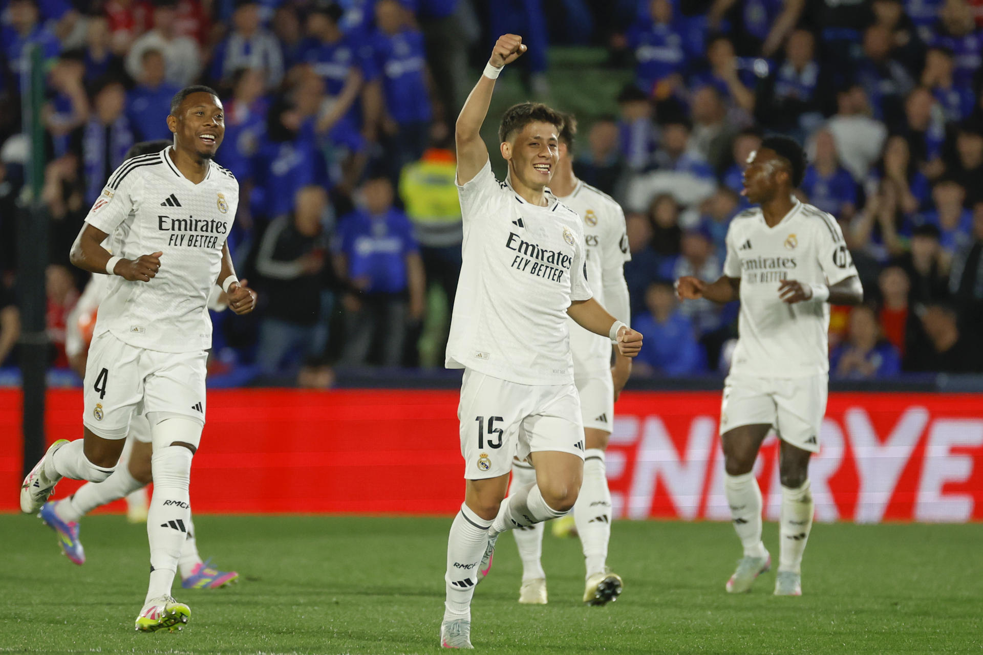 Real Madrid venció al Getafe y sigue al acecho del Barcelona