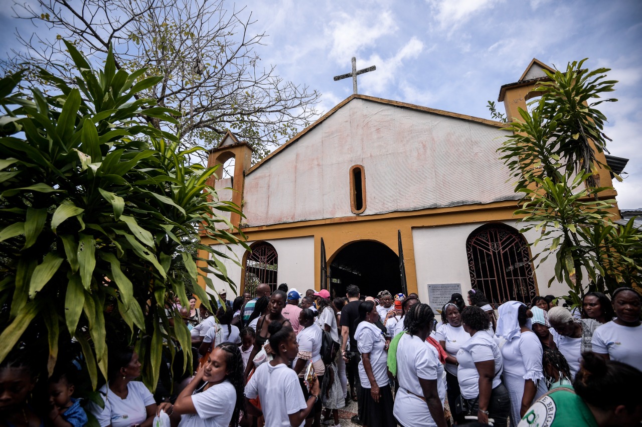 La iglesia de Bellavista viejo quedó destruida después de la bomba. Sin embargo, sus pobladores la reconstruyeron como un símbolo de memoria del conflicto armado.