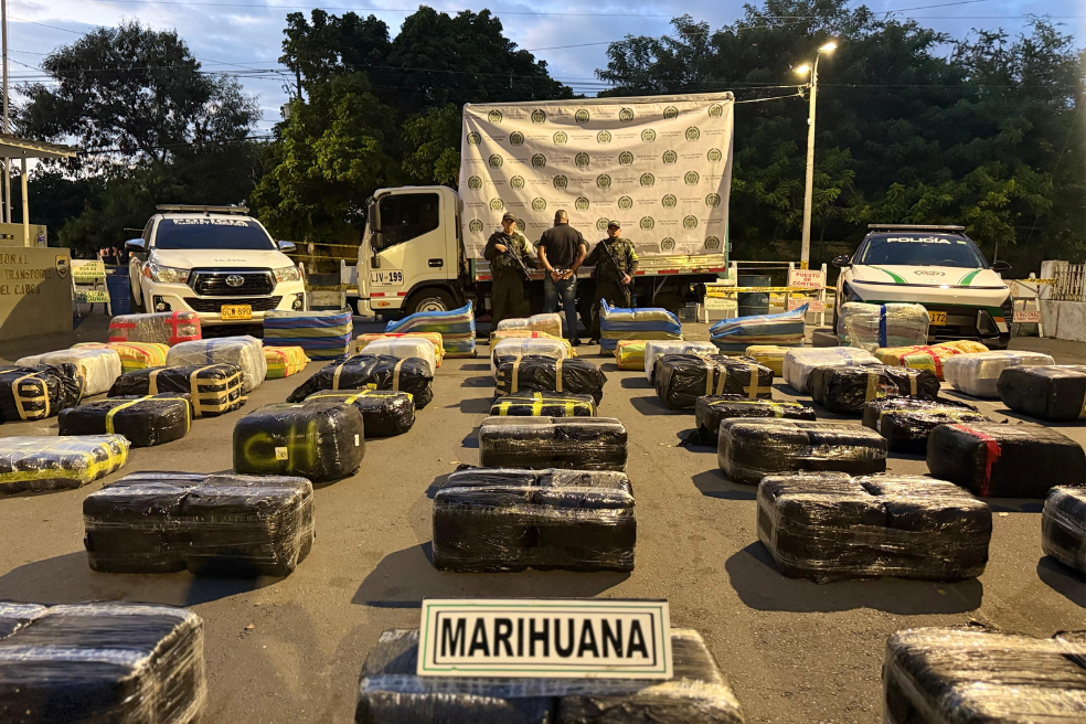 Capturan a hombre que transportaba 1,9 toneladas de marihuana en Valle del Cauca