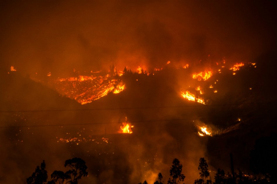 Reconstruir casas quemadas por incendios en Chile tomará más de un año