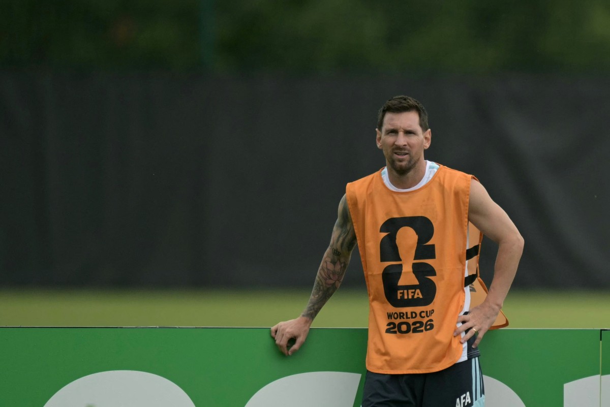 ¿Por qué Messi no juega con Argentina contra Jordania en el Mundial? Será suplente