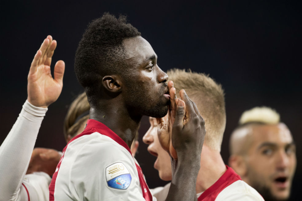 Davinson Sánchez anotó un golazo de chilena en la victoria del Ajax
