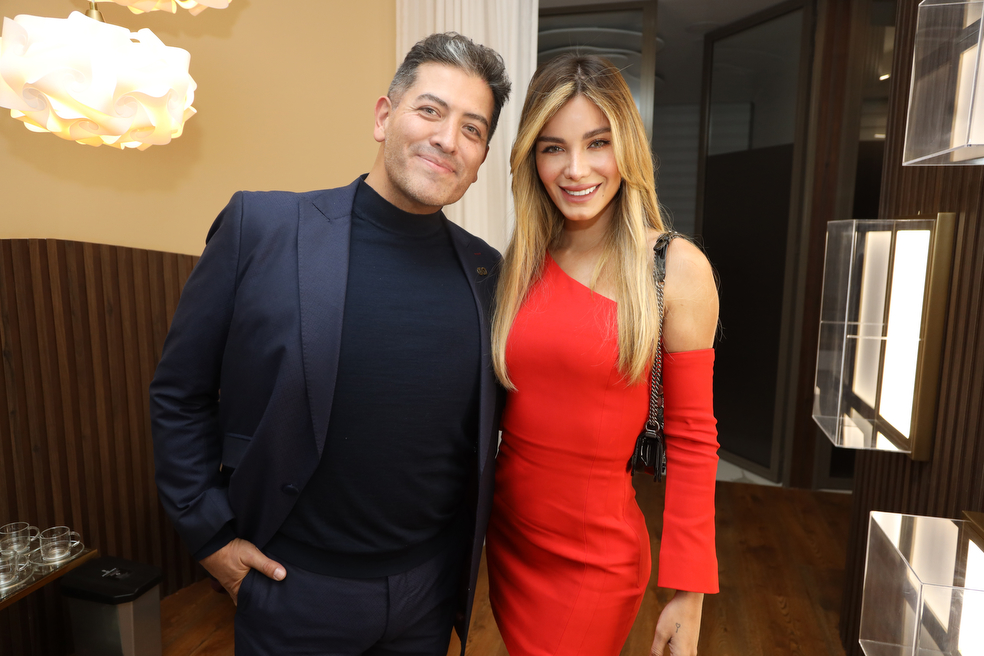 Dr Alfredo Hoyos y Genesis Aleska