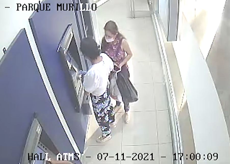 Cayó la reina del ‘cambiazo’ de tarjetas: capturada en El Dorado huyendo del país